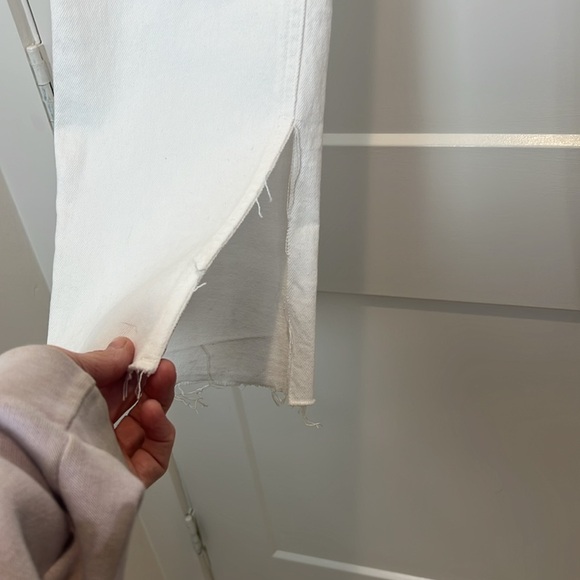 Zara White Straight Leg Jeans with High-Rise Waist size 6. - Picture 9 of 15